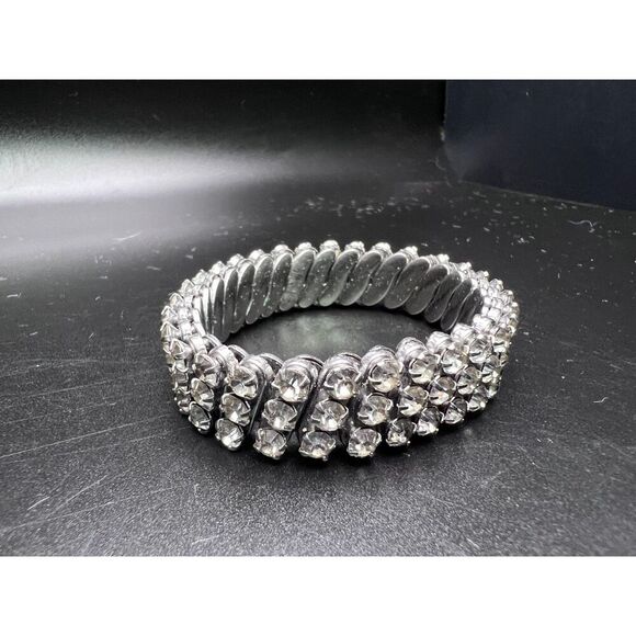 Vintage Rhinestone Stretch Bracelet - Picture 4 of 6